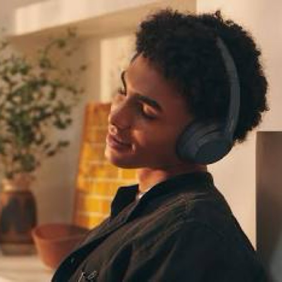 NWT Sony - WHCH720N Wireless Noise Canceling Headphones - Black - Picture 6 of 10